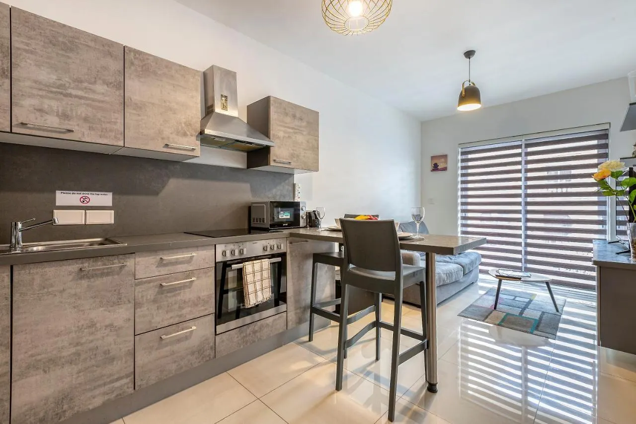 Entire Apartment For Your Holiday Tal-Hriereb